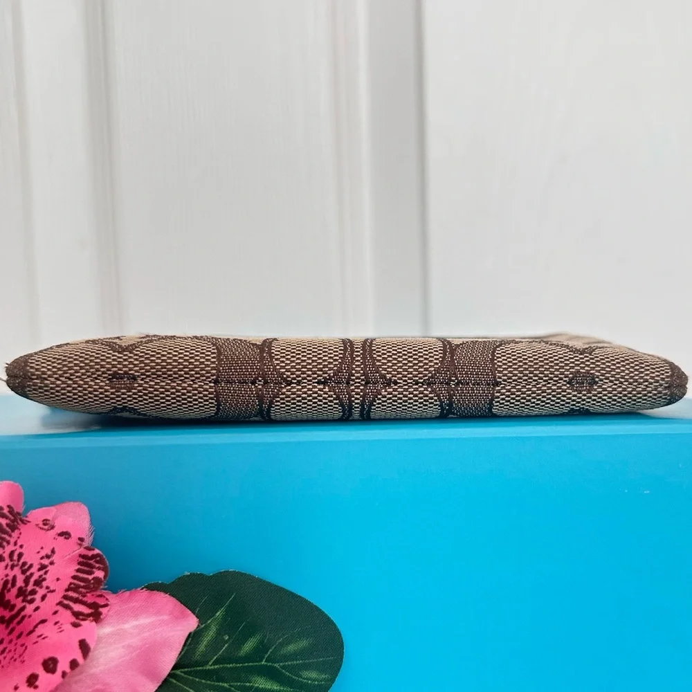 #68 COACH ~ Signature Brown and Cream w/Black Leather Wristlet Strap and Hangtag - Picture 5 of 12